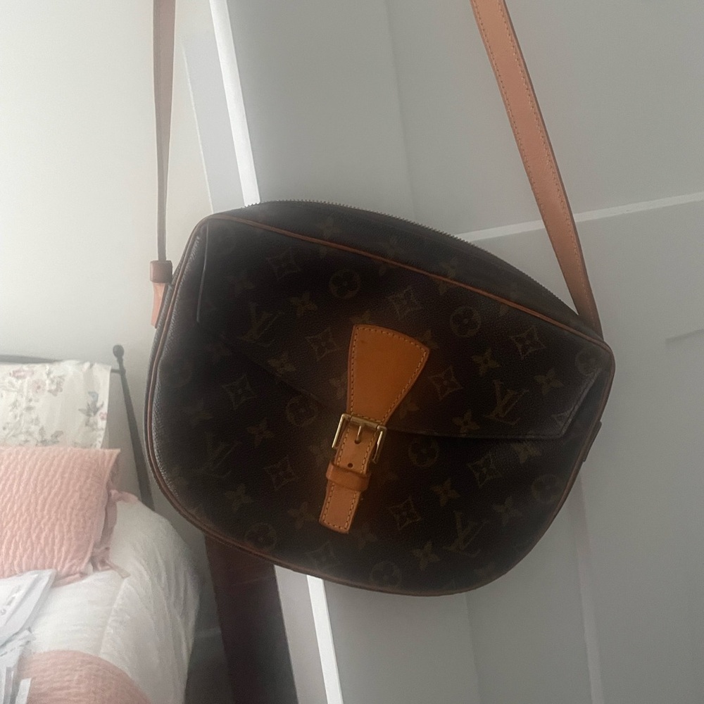 Authentic Louis Vuitton Brown and Tan Monogram Shoulder Bag - Picture 11 of 16